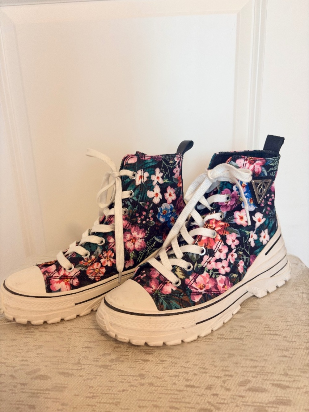 Wishbone Floral Sneakers